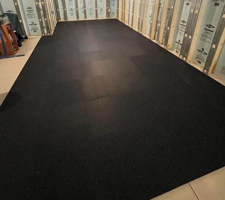 50*50cm 1*1m Gym Flooring Natural Rubber Mats Easy Maintenance for The Gym Fitness Studios and Home Workout Equipment